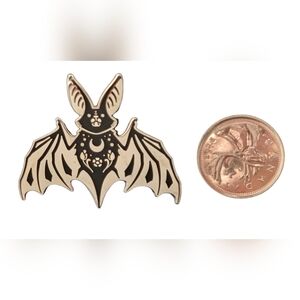 📌🦇🍂 Enamel pin "Magical Bat"